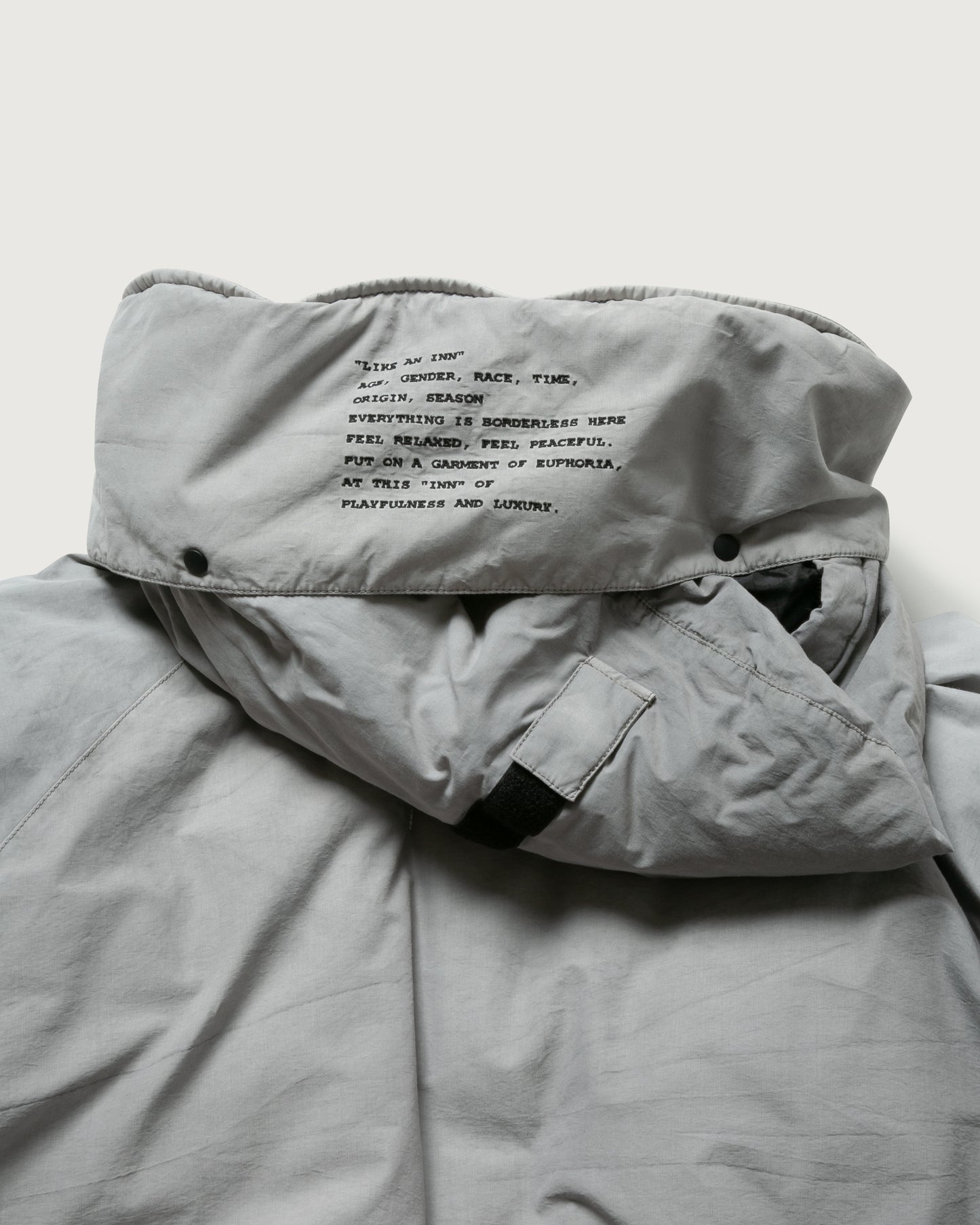 INNAT × WILD THINGS GARMENT DYED MAKALU DOWN JACKET