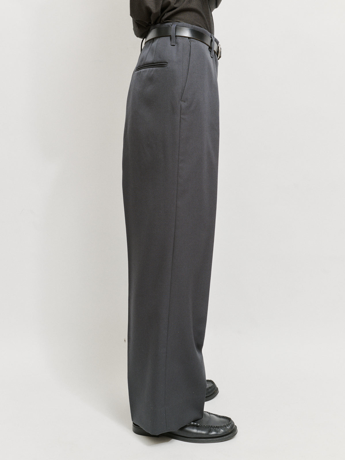 ANTHEM A　WOOL GABARDINE BELTLESS TROUSERS