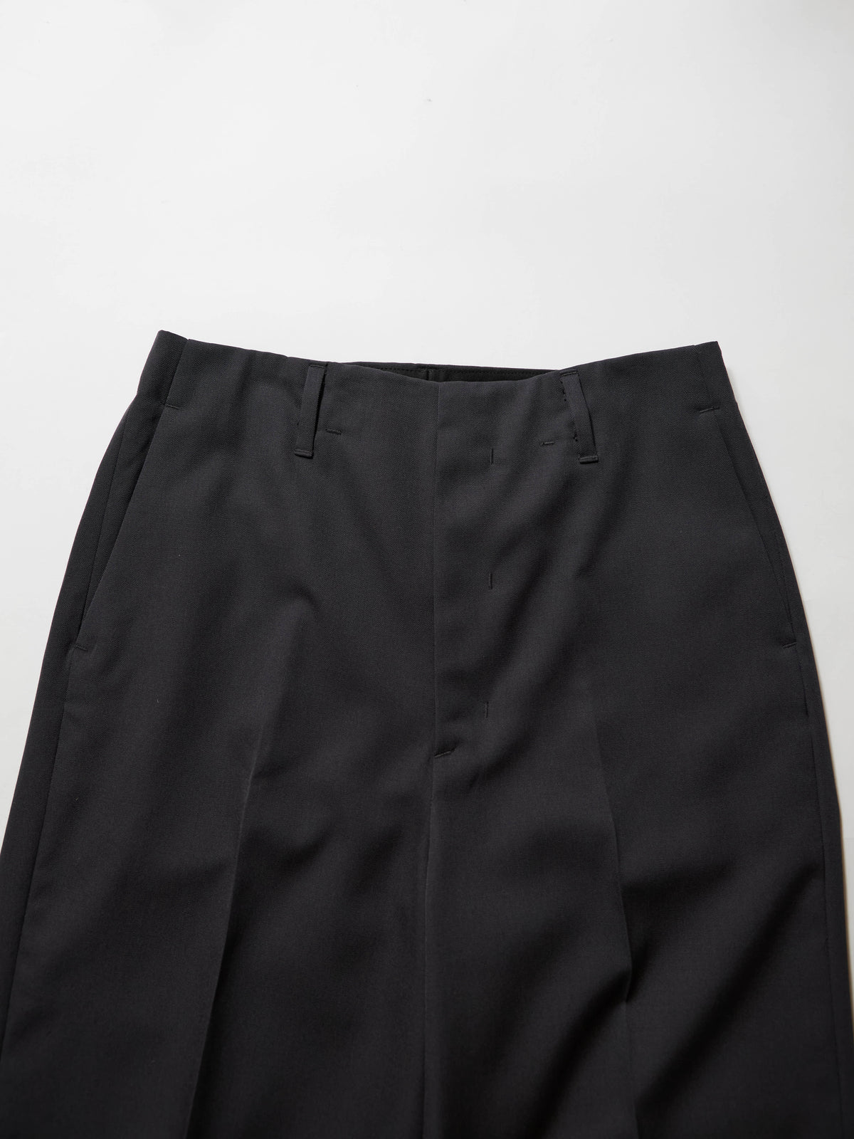 ANTHEM A　WOOL GABARDINE BELTLESS TROUSERS