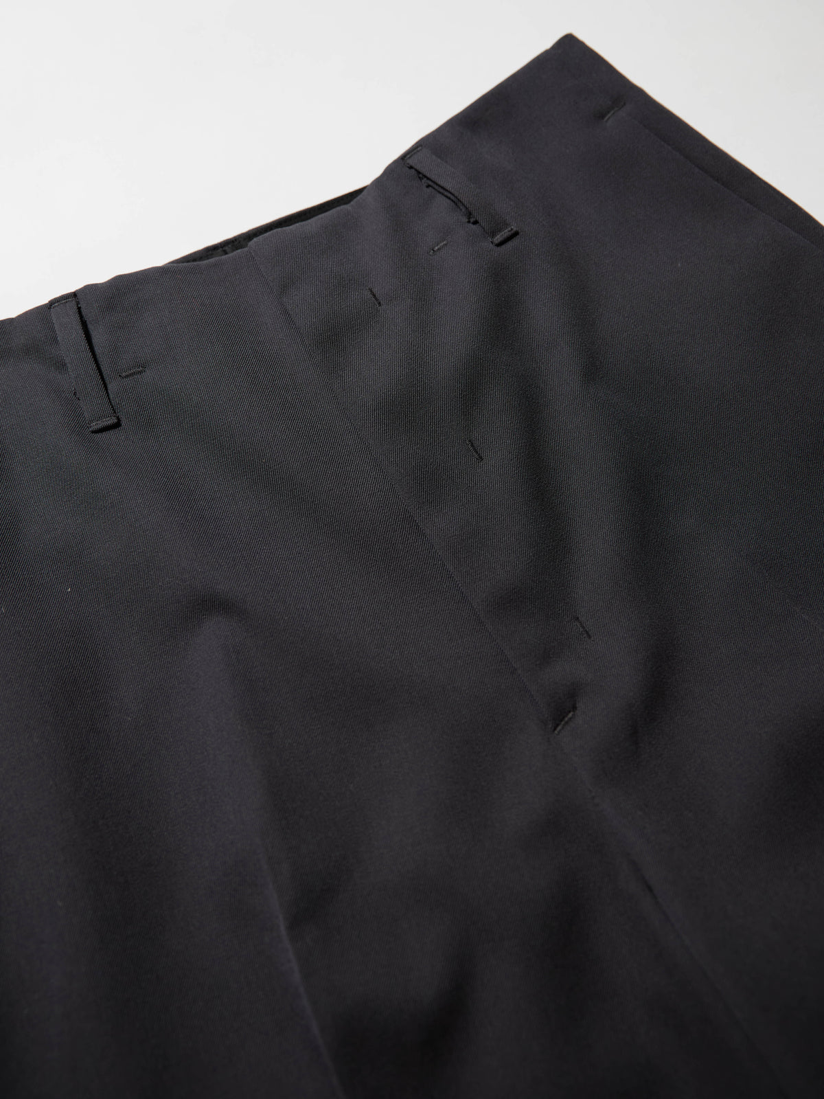 ANTHEM A　WOOL GABARDINE BELTLESS TROUSERS