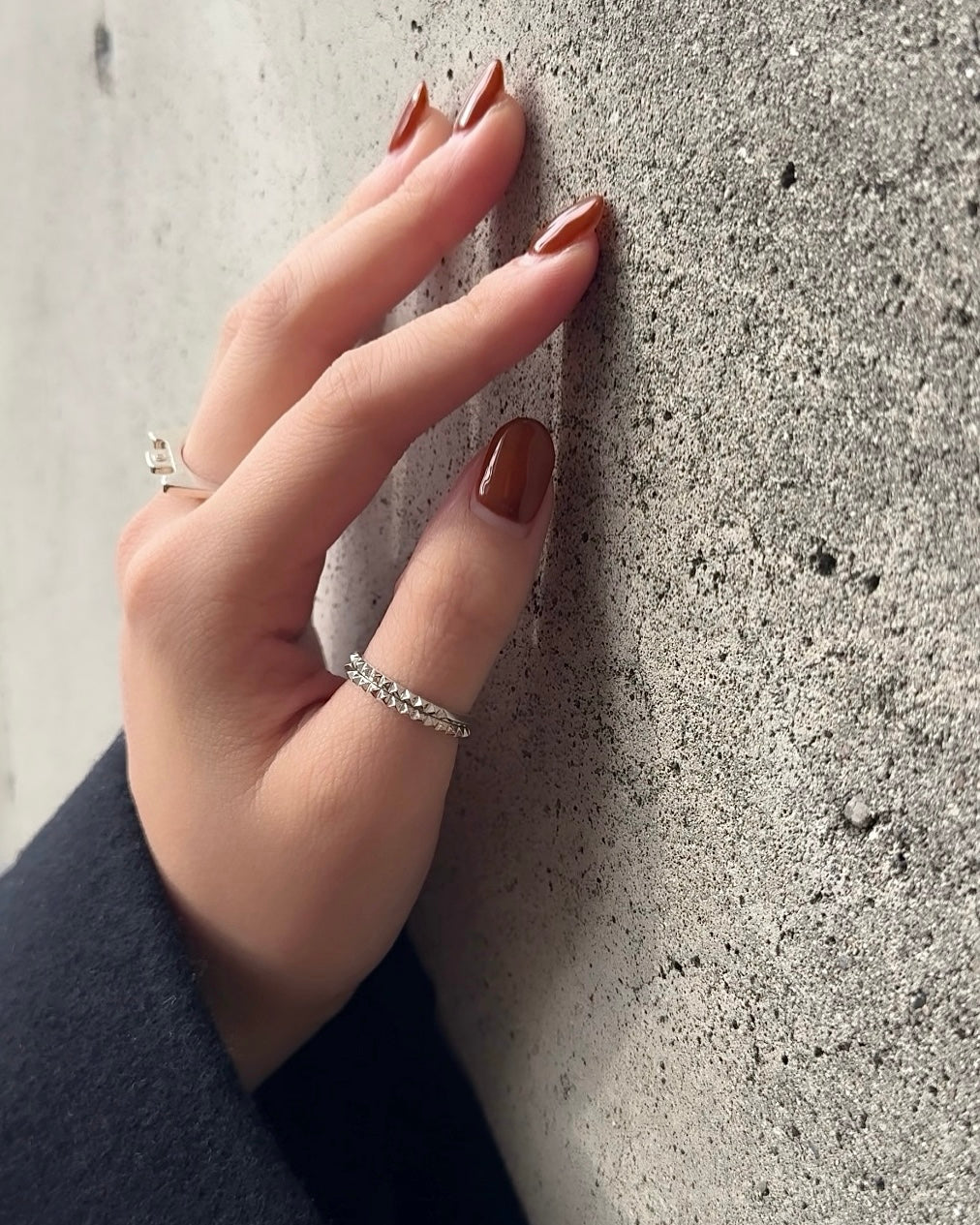 ephemeral　micro pyramid studs ring